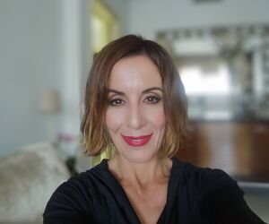 María