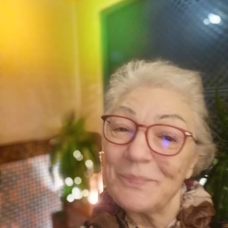 Foto de perfil de Mari Ángeles